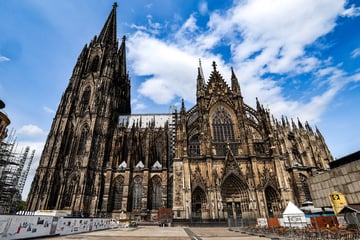 Köln: Wirtschaftliche Schieflage: Touristen müssen bald erstmals für Eintritt in Kölner Dom blechen