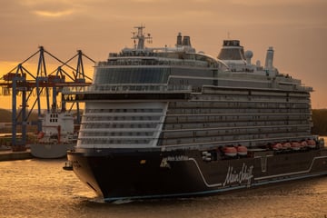 Sturmtief "Luise" zwingt Ozeanriesen "Mein Schiff Relax" zu früherer Rückkehr
