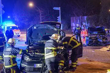 Schwerer Kreuzungs-Crash mit Mietauto