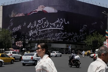 Nahost-Konflikt: Propagandaplakat in Teheran zeigt Trump im Sarg