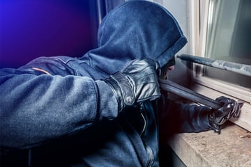 Einbrecher auf frischer Tat in Möbelhaus ertappt: Fahrrad wird ihm zum Verhängnis