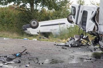 Nach tödlichem Frontal-Crash mit Lkw: Verstorbener Fahrer identifiziert