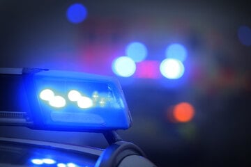 Messerattacke: Blutiger Streit auf Charlottenburger Sportplatz: Teenie sticht zwei Männer nieder