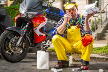Chemnitz: Das ist gar nicht lustig! Wer hat Fridolins rote Clownsschuhe geklaut?