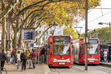 Einschränkung in der Kölner Innenstadt: KVB erneuern Schienen, Geschäfte nur zu Fuß erreichbar