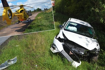 Unfall A14: Rettungshubschrauber im Einsatz: Schwerer Unfall auf A14 nach Graupelschauer