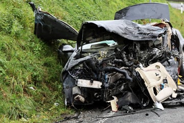 Junger Mann (†19) verliert Überlebenskampf nach Frontal-Crash mit Lastwagen