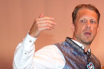 Erst Annemarie Carpendale, dann Sarah Connor: Oliver Pocher spottet über "verlogene" Promi-Trennungen