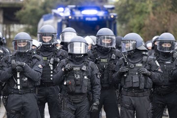 Größter Einsatz in der Geschichte: Polizei rechnet mit massiven Ausschreitungen