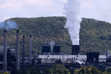 One dead, dozens injured and missing in Pennsylvania steel plant explosions