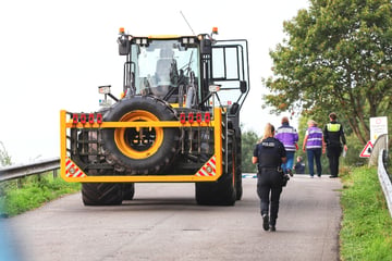 Tödlicher Unfall in Schleswig-Holstein: Frau von Radlader erfasst