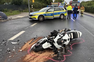 Heftiger Zusammenstoß in Dresden-Lockwitz: Audi erfasst Motorrad