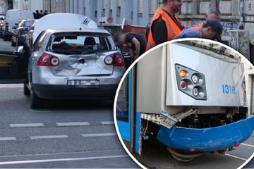 Crash im Leipziger Osten: Tram kracht auf Auto