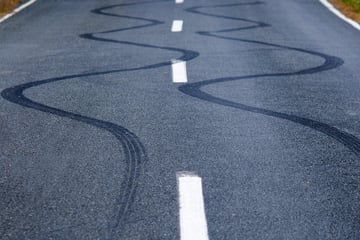 Unfall in Arnstadt: Mit 1,8 Promille durch Gartentor und Hang hinab