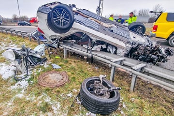 Unfall A6: BMW-Fahrer (†20) kracht auf A6 mit Lkw zusammen und stirbt