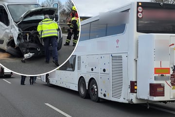 Unfall A14: Stau auf A14: Transporter kracht auf Reisebus