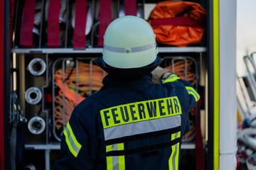 Feuerwehr bekämpft Waldbrand bei Coswig!