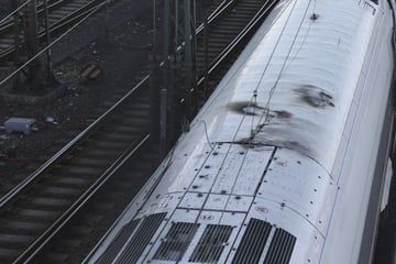 Erneut Oberleitung am Hamburger Hauptbahnhof gerissen: Fahrgäste stecken in Zug fest