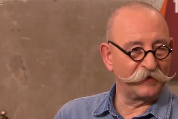 Bares für Rares: Horst Lichter peinlich berührt: "Bares für Rares"-Moderator hält sensationelles Objekt für Spiel