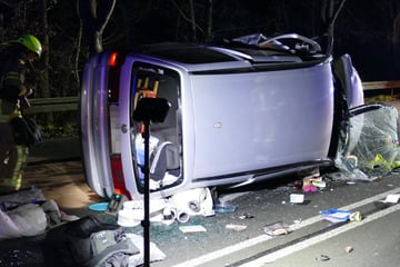 Audi-Kombi kracht heftig in VW: Drei Kinder unter den sechs Verletzten