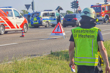 Polizeiauto kracht in Audi und Mercedes: Fünf Verletzte, Rettungsheli im Einsatz!