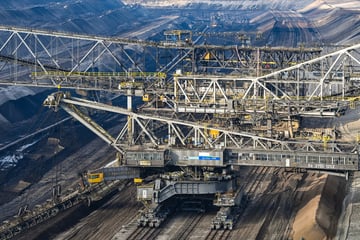 Riesige Legende fällt: F60-Brücke nach 45 Jahren gesprengt!