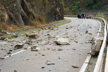 Felssturz an Loreley: B42 voll gesperrt, Verkehr umgeleitet