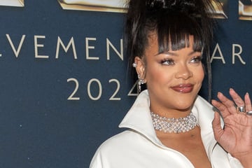 Rihanna reveals sobriety in New Year's post: "New year, new me"