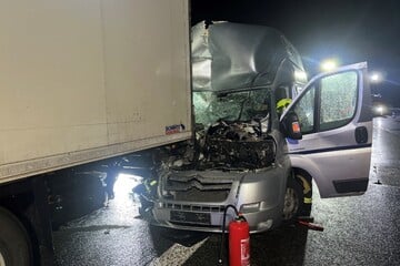 Wohnmobil rutscht in Lkw: A4 Richtung Dresden kurzzeitig gesperrt