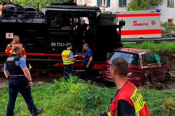 Historische Dampflok schwer gezeichnet: Dackel-Crash im Lößnitzgrund