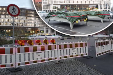 Dresden: Verhüllte Objekte in Dresdner Innenstadt abgesperrt: Rathaus verrät kuriosen Grund