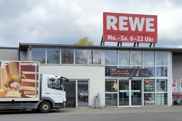 Leipzig: Bagger macht Rewe in Markranstädt platt: Green Building kommt bald