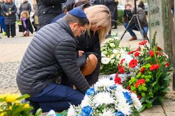 Antisemitismus! Kränze am Mahnmal von Magdeburger Synagoge zerstört