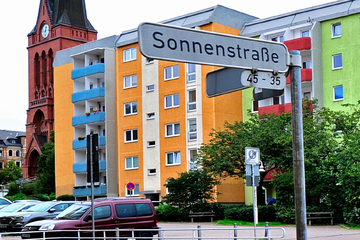 Chemnitz: Quartett raubt Mann in Chemnitz aus und zwingt ihn Geld abzuheben