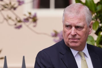 Als "Mrs. Windsor" getarnt: Andrew soll junge Frauen in den Palast geschleust haben