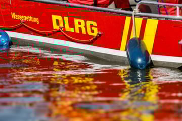 Doch keine Wasserleiche: Retter bergen Sexpuppe aus Fluss