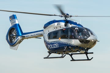 Räuber plündern Juwelier und erbeuten mehrere Zehntausend Euro: Polizei sucht mit Hubschrauber nach Tätern