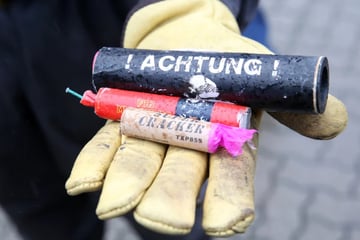 Böller im Wald gefunden: Jugendlicher schwer verletzt