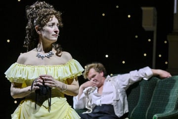 Dresden: Ibsens "Nora" begeistert bei der Premiere