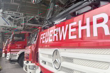 Anwohner kann Feuer löschen: Wollte jemand ein Haus anzünden?