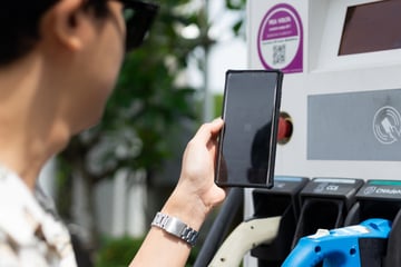 "Quishing"-Falle an der Ladesäule: Neue Betrugsmasche zielt auf E-Auto-Fahrer