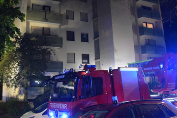 Flammen im siebten Stock: Gesamtes Wohnhaus in Weinheim evakuiert