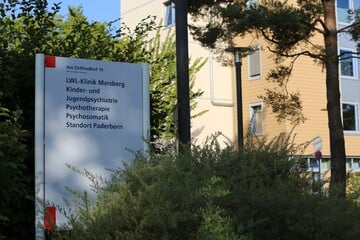 Brutale Attacke: 13-Jährige sticht in Psychiatrie auf Pflegerin ein und verletzt Opfer lebensgefährlich