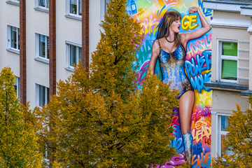 "Swiftkirchen" ist zurück: NRW-City huldigt US-Star Taylor Swift mit Mega-Graffiti