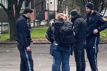 Messerattacke: Tödliche Messerattacke auf Frau in Bayern: Ermittlungen auch gegen Söhne – war es Nothilfe?