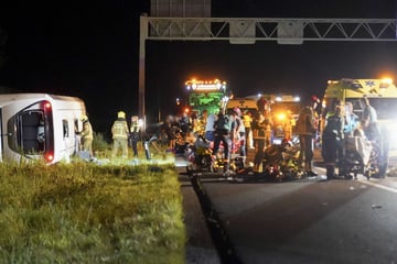 Schwerer Unfall in den Niederlanden: Reisebus mit deutschen Schülern verunglückt