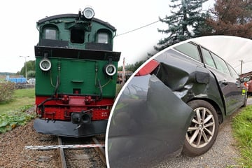 Museumszug kracht an Bahnübergang in Auto: Frau und neunjähriges Mädchen verletzt!