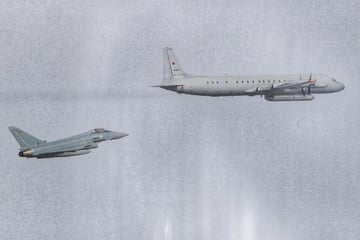 Alarmstart! Eurofighter fangen Russen-Aufklärer ab
