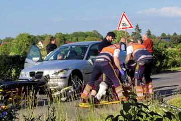 83-jähriger Radfahrer von BMW erfasst