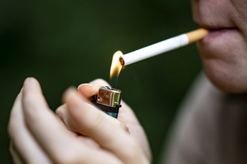 Zigarettenkonsum steigt: Deutsche greifen wieder öfter zur Kippe!